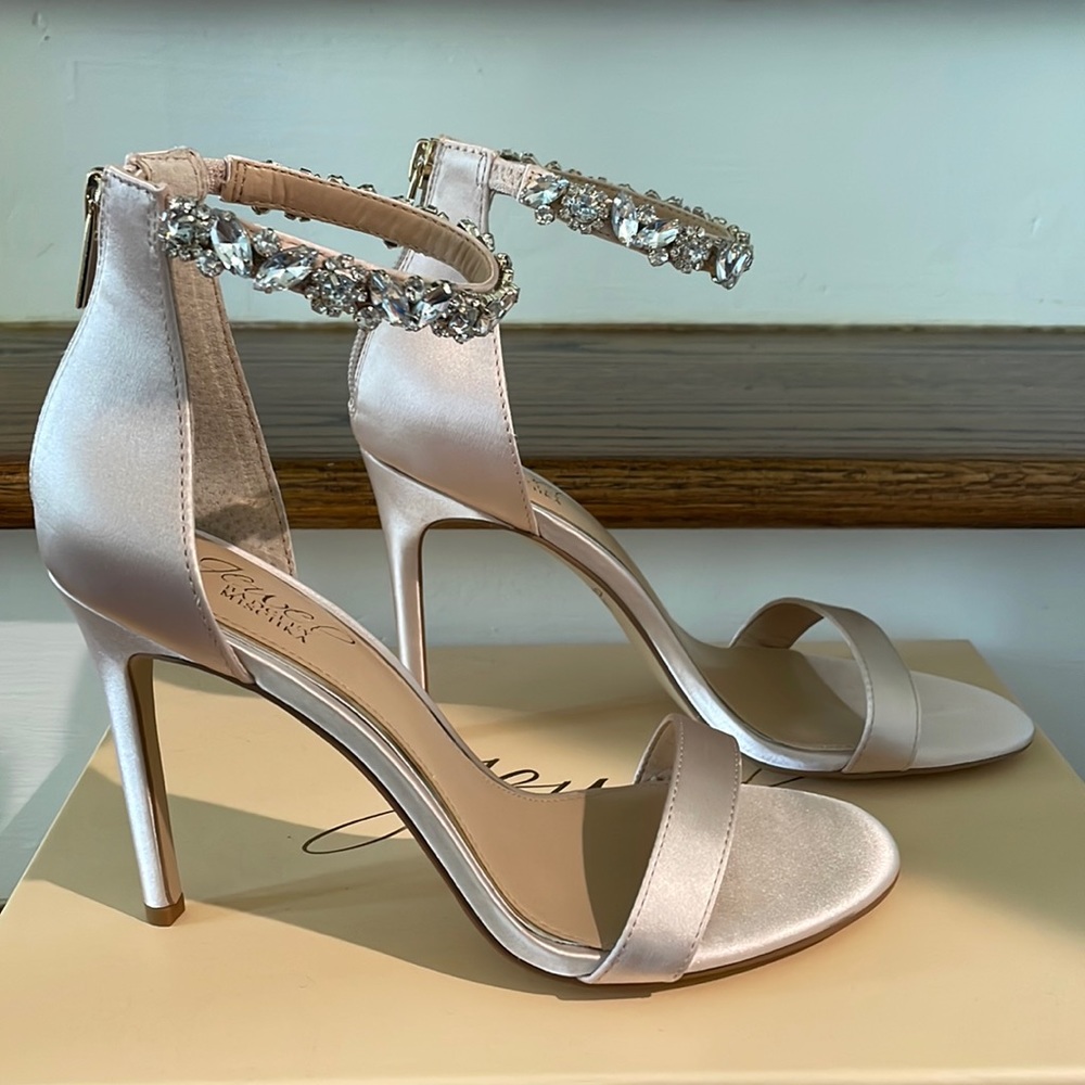 Jewel Badgley Mischka heels